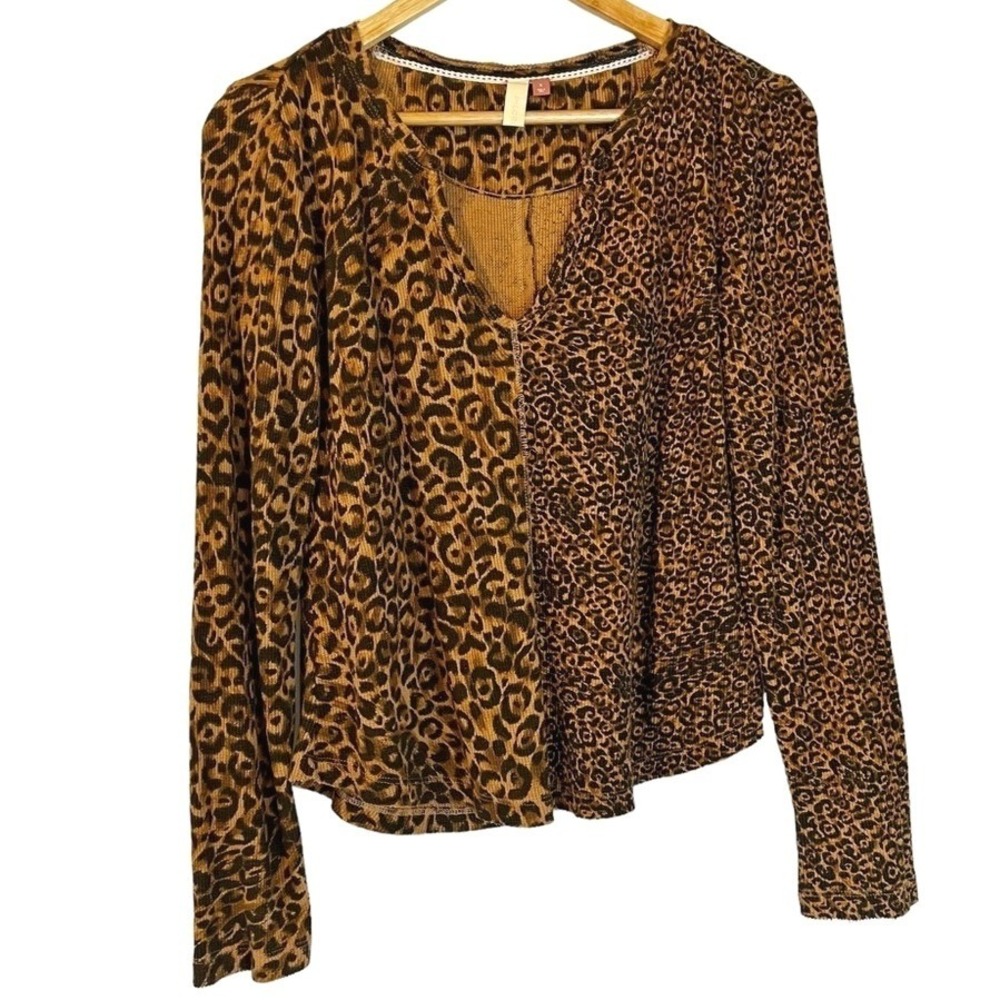 Anthropologie Pilcro Mixed Leopard Print Thermal V-Neck Top S Boho Cheetah